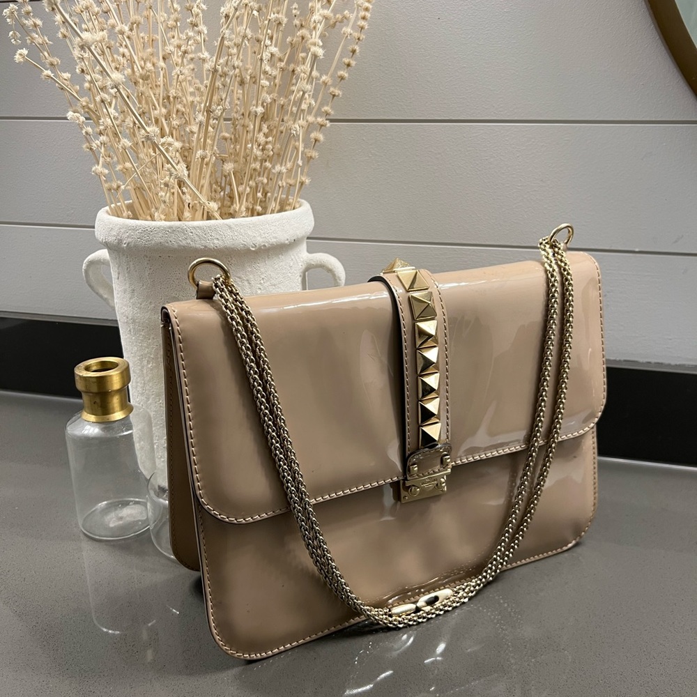 Rock Stud Valentino Handbag Beige! Patient Leather Large